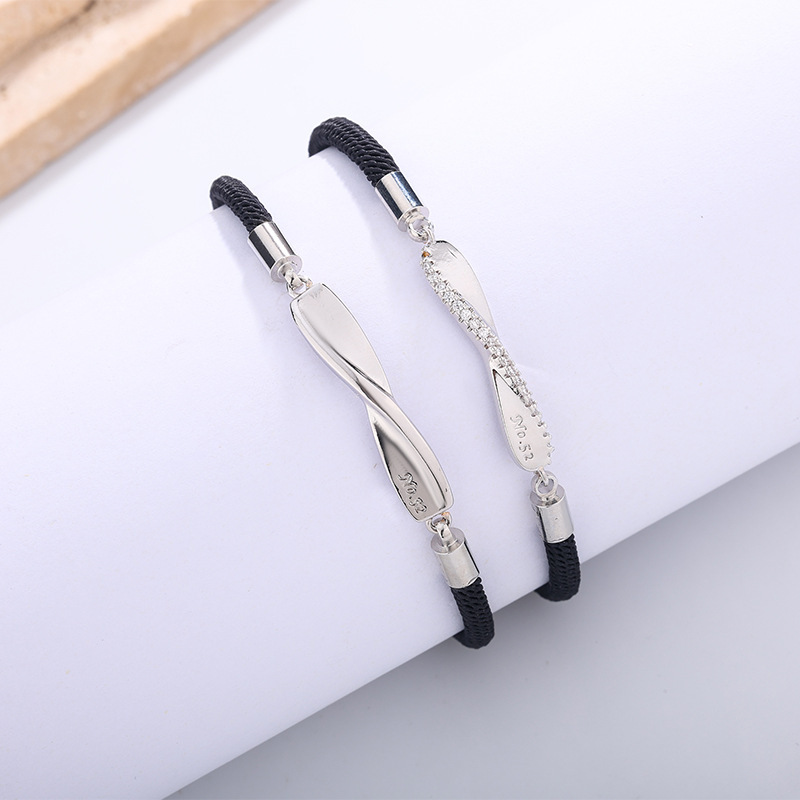 Mobius Ring Couple Bracelets, a Pair of Woven Bracelets for Men and Women, a Fashionable Valentine's Day Gift for Your Girlfriend