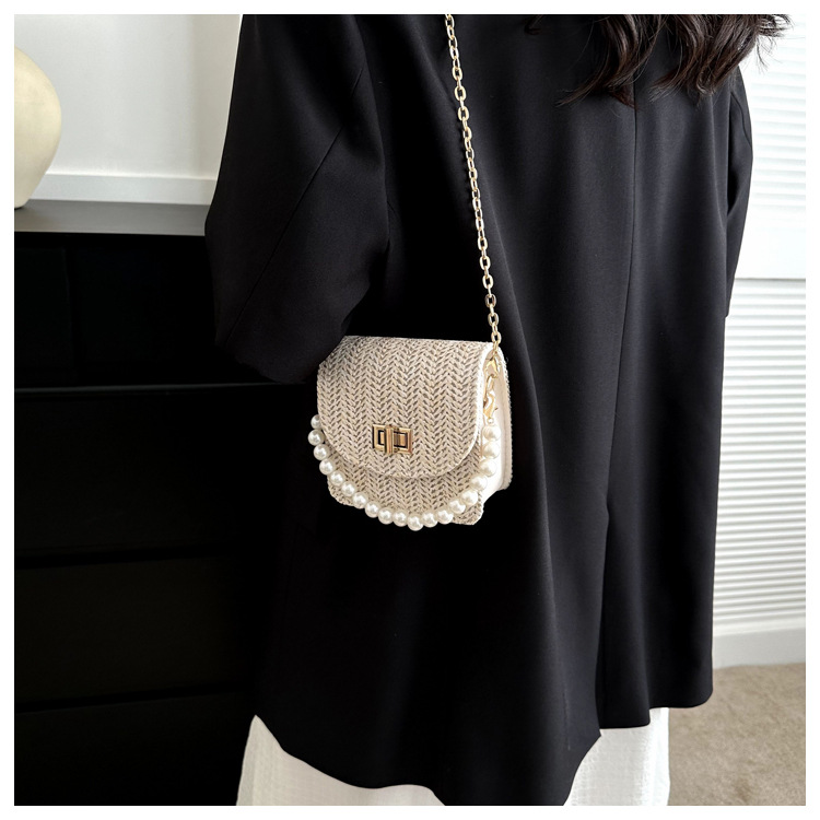 Women's Mini Straw Solid Color Elegant Pearls Lock Clasp Straw Bag display picture 8