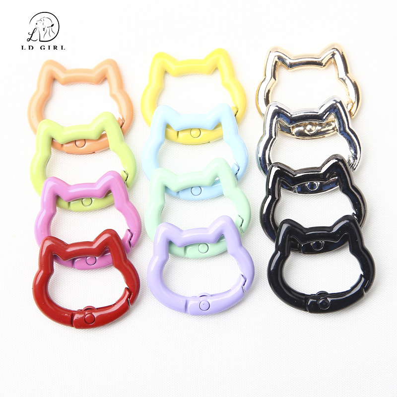 Colorful painted cat head spring buckle keychain DIY hanging spray cat head spring coil buckle accessories alloy connection ring 3