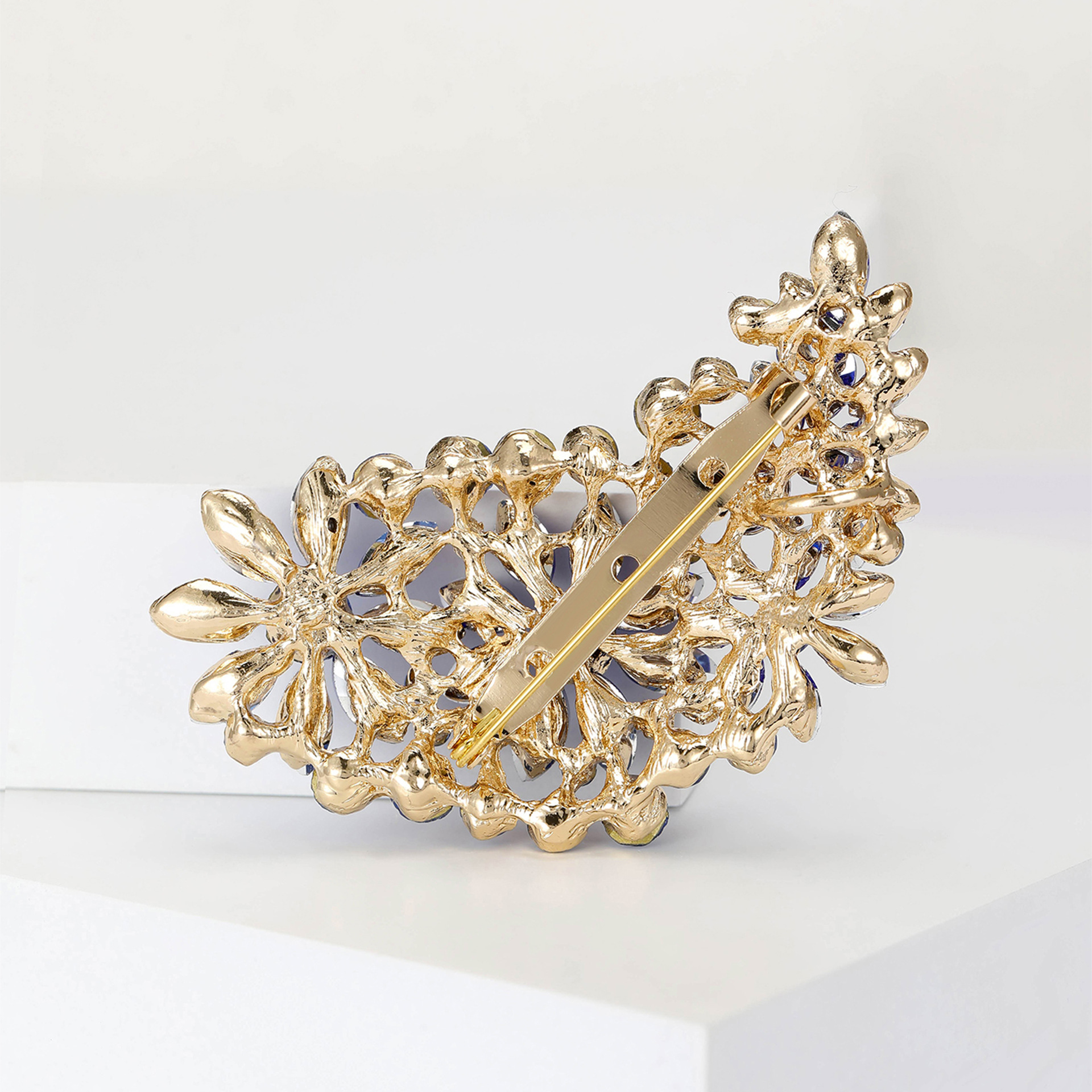 31g Weight Rhinestones Inlay Material Brooches Classification Holiday Occasion Alloy Material Flower Pattern Women's Gender Inlay Design Elegant Style Elegant Pin Flower Alloy Inlay Rhinestones Women's Brooches 8
