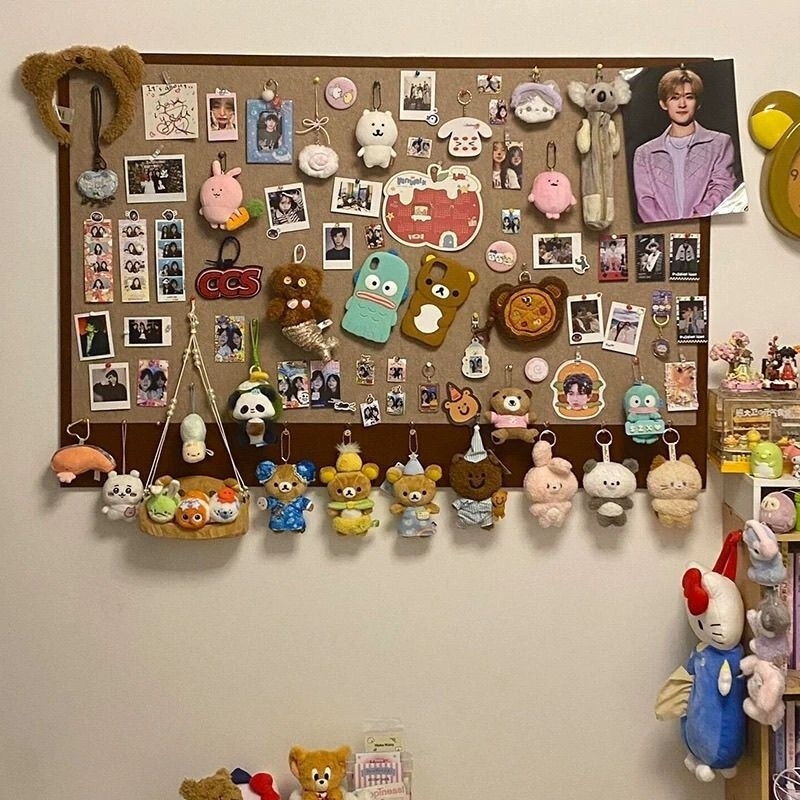 Photo Wall Felt Board Self-Adhesive Punch-Free Glasses Jewelry Storage Board Room Dormitory Bedroom Desktop Wall Decoration Photo Wall Felt Board Self-Adhesive Punch-Free Glasses Jewelry Storage Board Room Dormitory Bedroom Desktop Wall Decoration