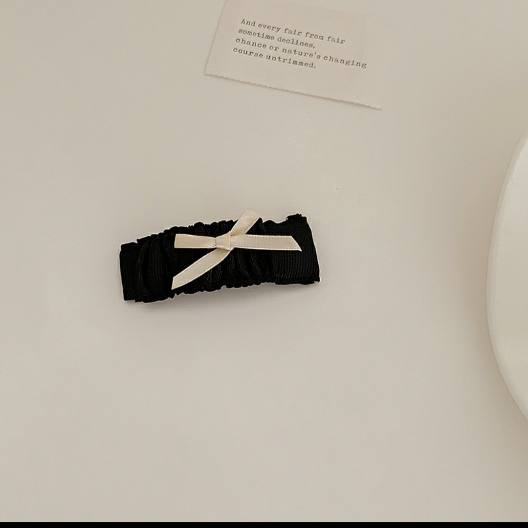 black and white pleated scrunchie