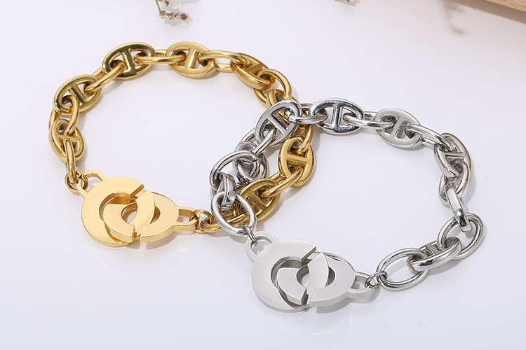 Mode Lettre Acier Au Titane Plaqué Or 18K Pas D'Incrustation Bracelets En Masse display picture 4