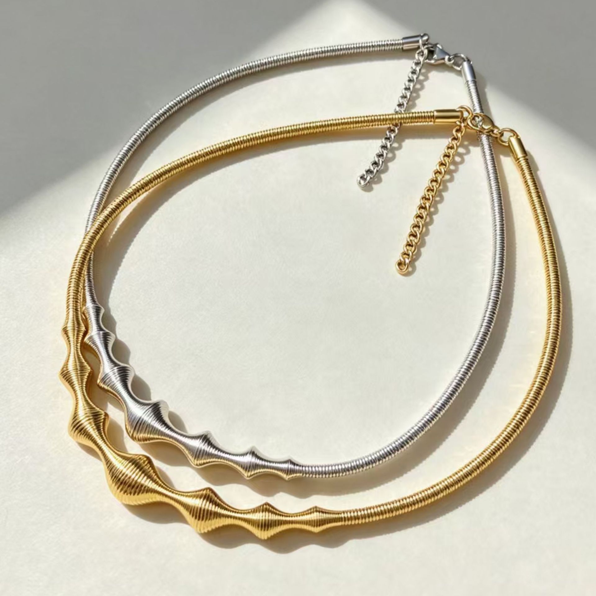Single-layer goose-neck honeycomb necklace and earring set, 304 stainless steel, vacuum electroplated with 18k real gold, spring chain, versatile