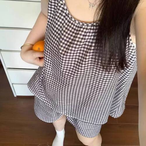 Lattice-strapped pajamas for women—summer, thin, simple, sleeveless vest with built-in bra pads—sweet home wear set for casual outdoor wear.
