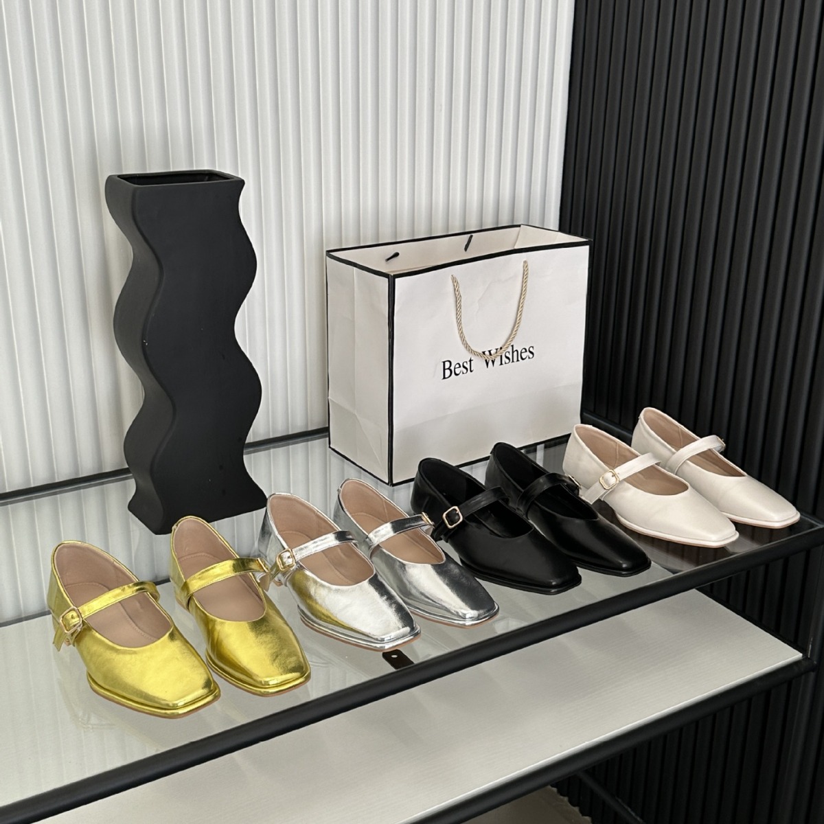 2024 frühling und Herbst Neue frauen Mary Jane Schuhe Eine linie mit Schnalle Quadratischen Kopf Flachen Boden Ballett Einzigen schuh_voghion.com