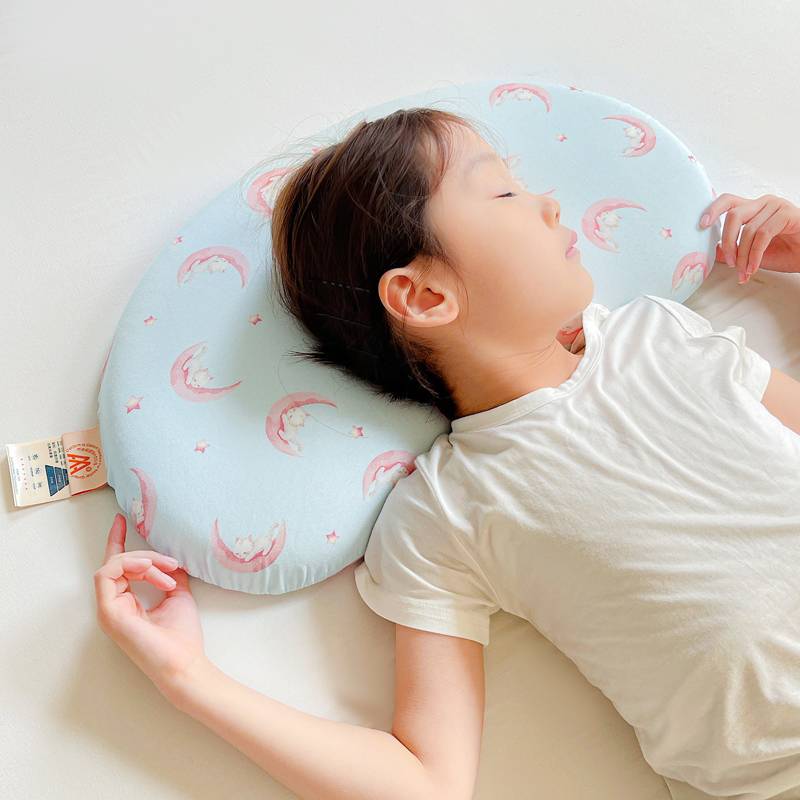 달의 동반자 고양이 블루