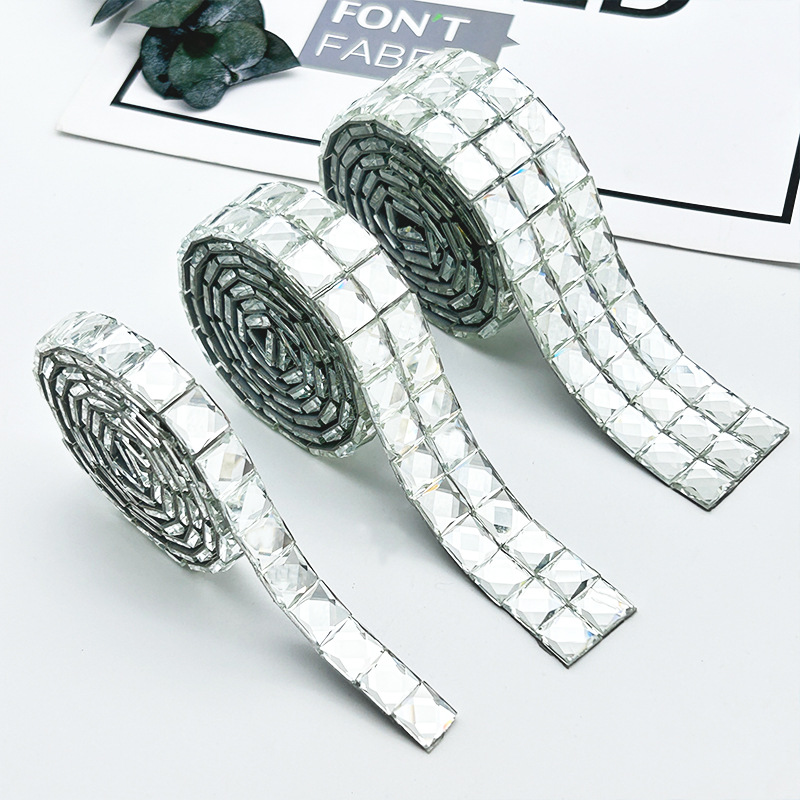 Nueva venta caliente de taladro de agua de vidrio cinta adhesiva de fusión en caliente tira de taladro de imitación autoadhesiva adhesivo adhesivo adhesivo de taladro de cristal caja de cosméticos diamante