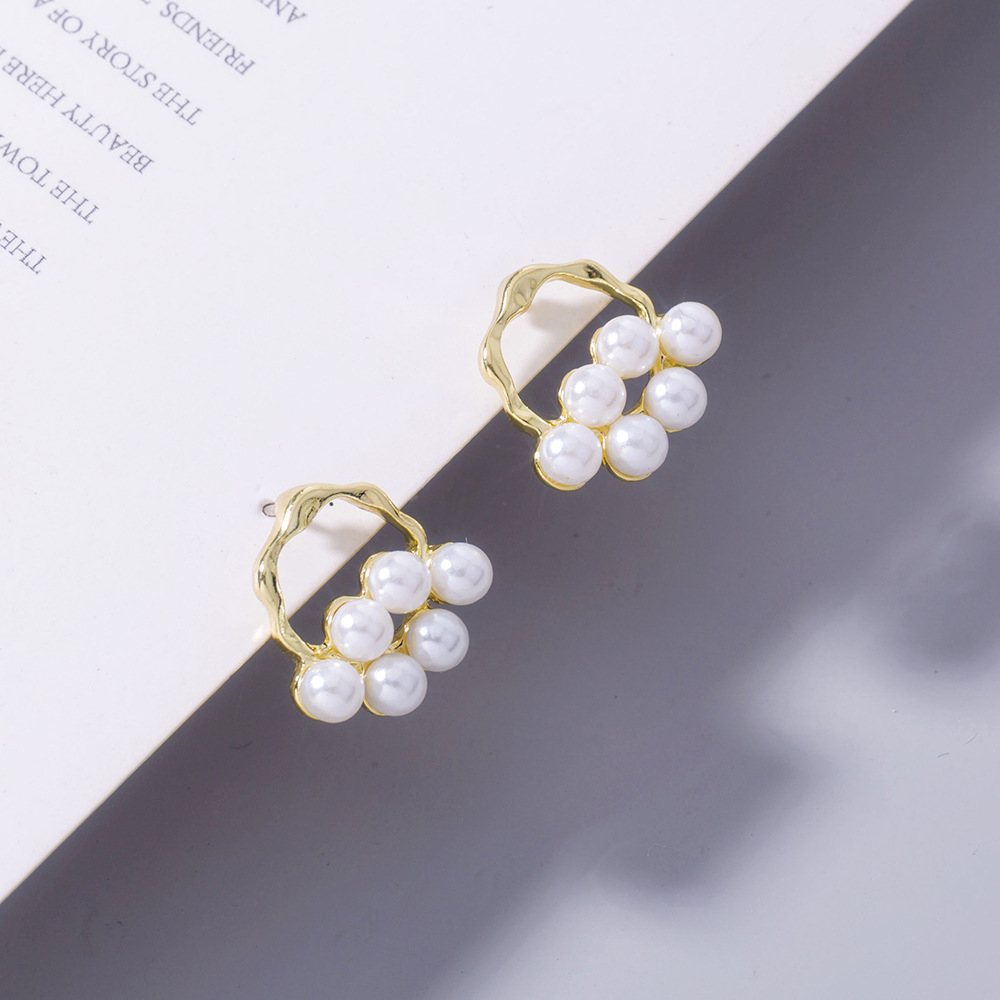 Fashion Special-shaped Geometric Pearl Copper Earrings Wholesale Nihaojewelry display picture 6