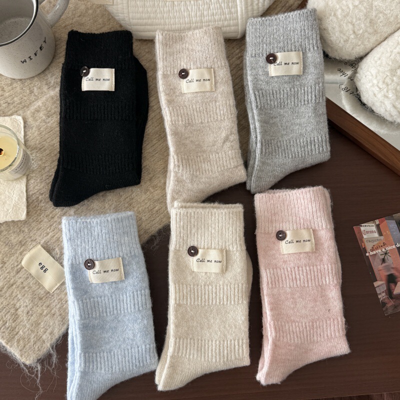 Japanese-Style Wool Socks with Fabric Labels, Women's Socks for Winter, High-End Feel, Thickened for Warmth, Buttoned Mid-Calf Socks, Solid Color, Simple Slouch Socks Japanese-Style Wool Socks with Fabric Labels, Women's Socks for Winter, High-End Feel, Thickened for Warmth, Buttoned Mid-Calf Socks, Solid Color, Simple Slouch Socks
