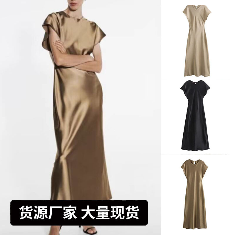 Vestido de satén estilo europeo y americano, nuevo estilo de verano 2026, vestido largo sin mangas de satén, vestido midi de color liso con cuello en V image 1