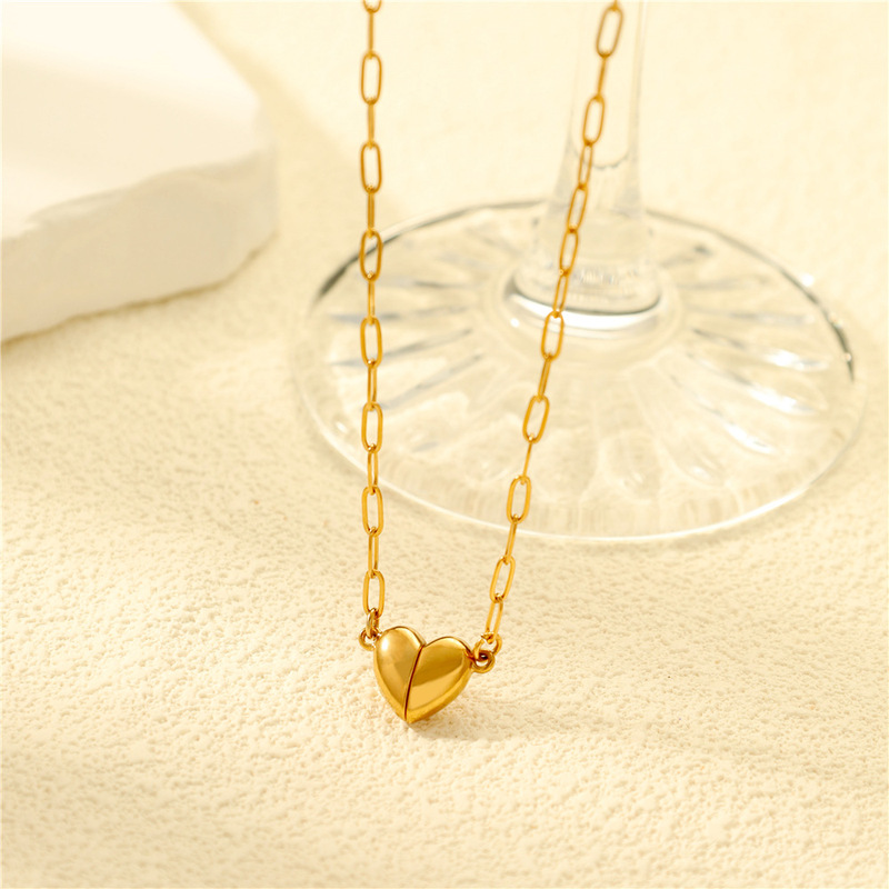 European and American Cross-Border Popular Heart-Shaped Magnetic Pendant Stainless Steel Chain Simple Fashion Necklace Women's Clavicle Chain Wholesale