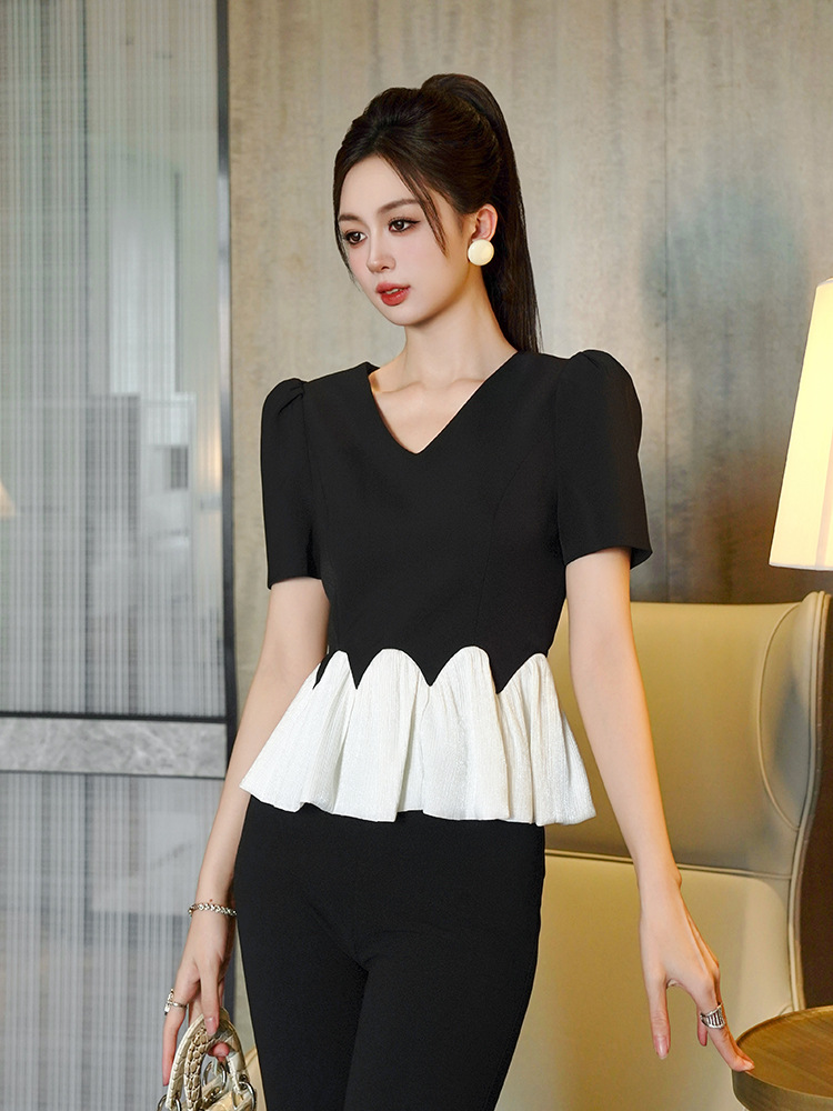 Áo thun nữ cổ chữ V viền nhún bèo thắt eo tay ngắn kiểu Pháp — Màu đen