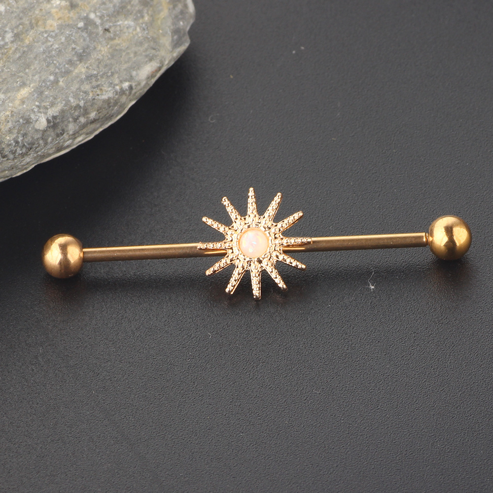 16G labret stud size and finish detail