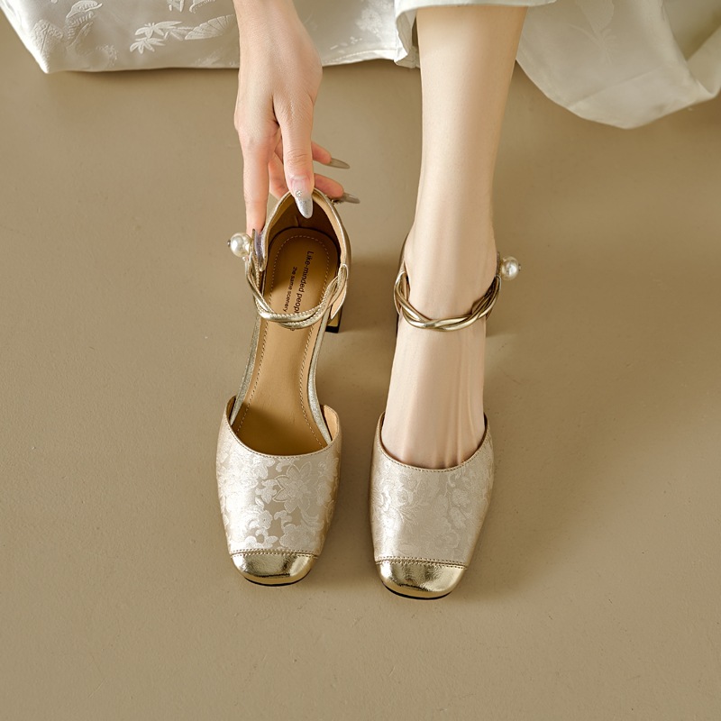 Sandal cao gót nữ bít mũi da bò phong cách Trung Hoa mới, quai ngang một dây, gót vuông ổn định — Màu xanh lá