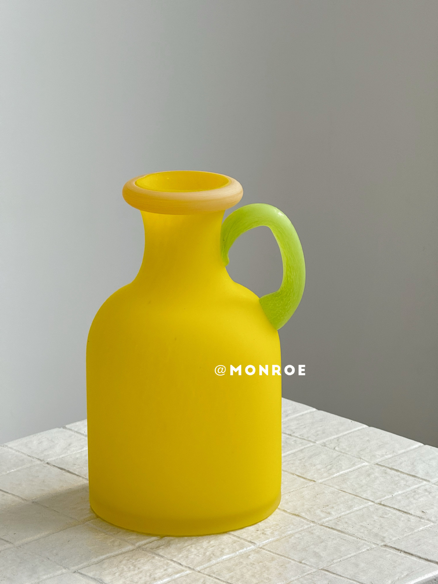 레몬옐로우, 높이 20.5cm, 폭 11cm, 지름 3cm
