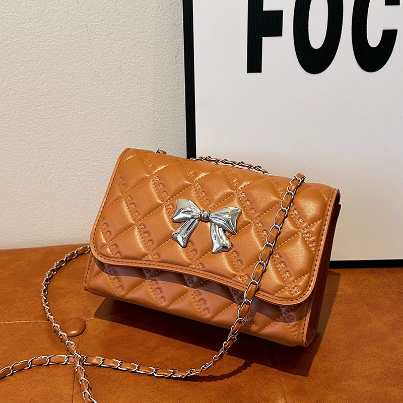 One-shoulder bag, diamond quilt pattern with bow, chain strap, western style