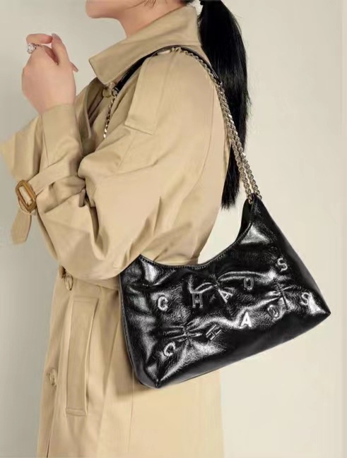 Borsa a tracolla da donna con strass e catena grande_voghion.com