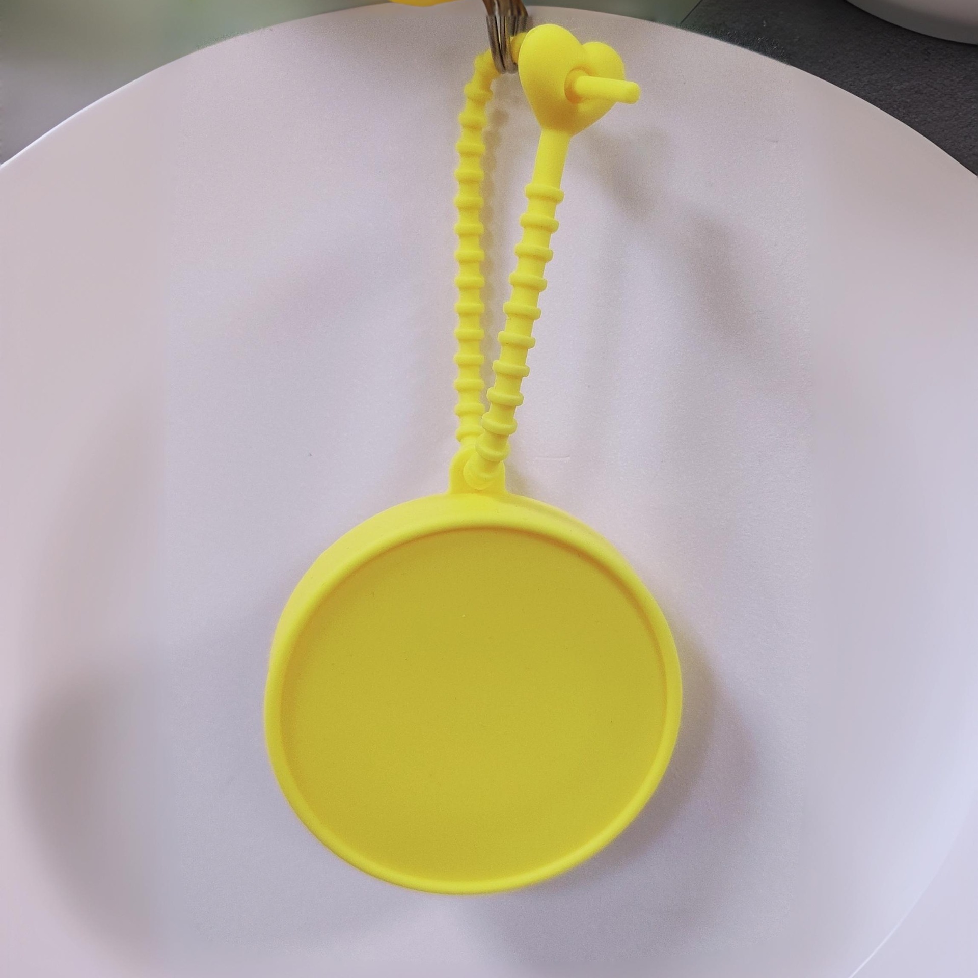 Taza de agua plegable de silicona para viajes al aire libre, taza retráctil portátil a prueba de caídas, taza de regalo de vacaciones publicitaria en stock