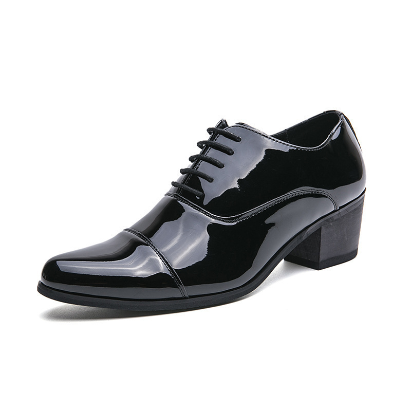 Zapatos de hombre de tacones altos de punta transfronterizos de tamaño grande estilo británico estilo de peinado maestro zapatos de cuero estilo europeo y americano casual zapatos de negocios