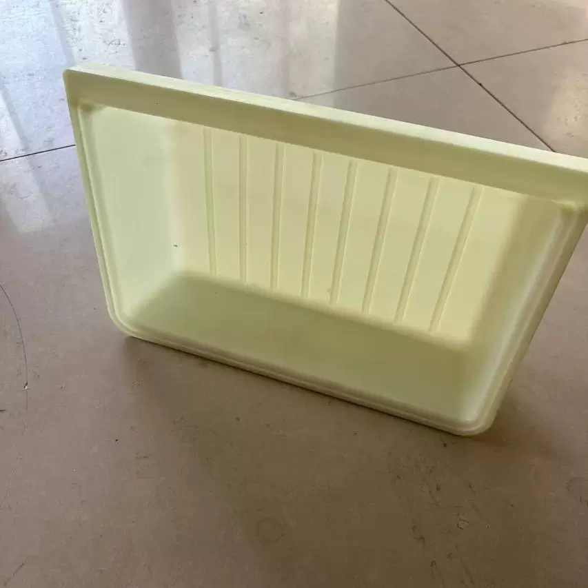使用特斯拉座椅下储物盒改装带盖