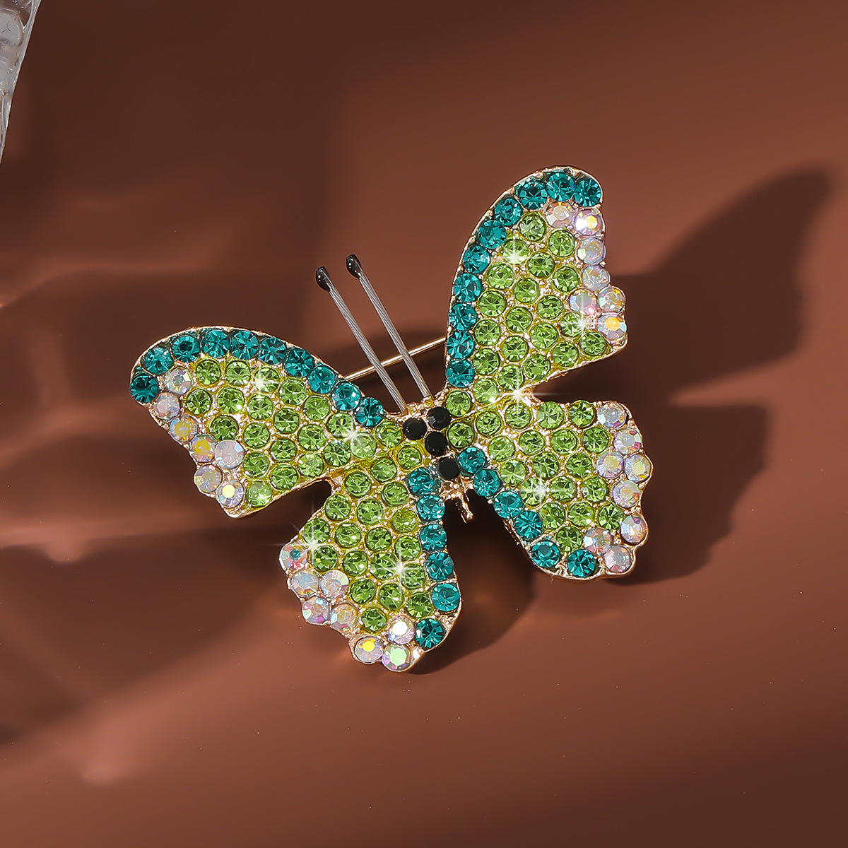Nuevo estilo europeo y americano completo diamante mariposa broche de las mujeres de lujo elegante pin capa cardigan traje de gama alta de las mujeres moda ramillete