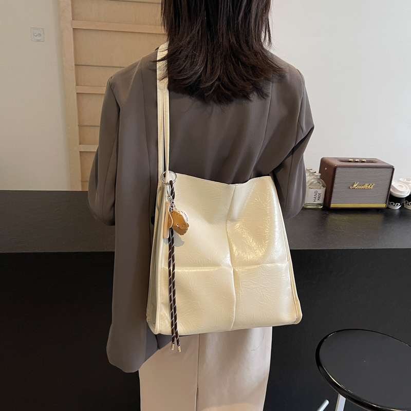 Bolso retro de gran capacidad para mujeres 2024 nuevo sentido de la bolsa de hombro para viajar bolso universitario bolso de alta calidad para mujeres