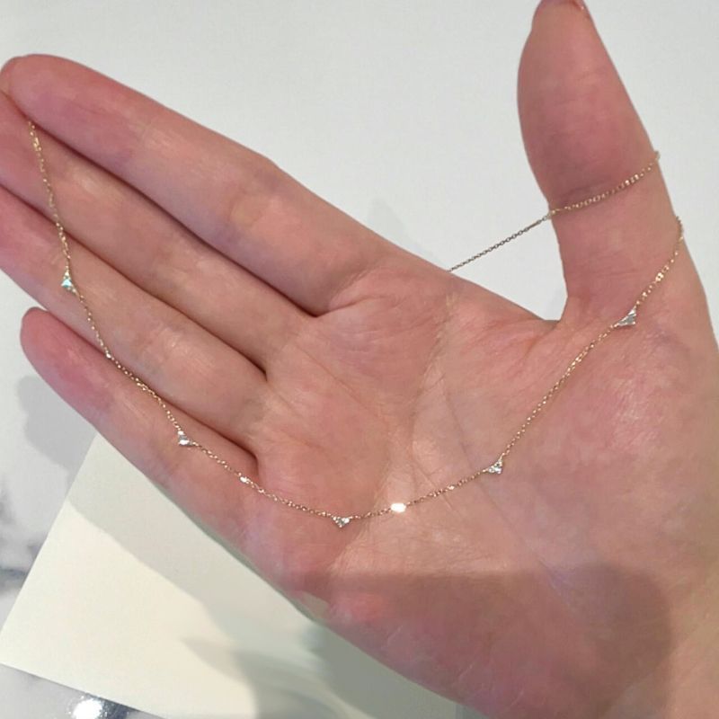 フランス製極細ダイヤモンド三角形ジルコンネックレスレディースヴィンゲートシンプルで多用途なネックレスニッチデザイン鎖骨チェーン|undefined