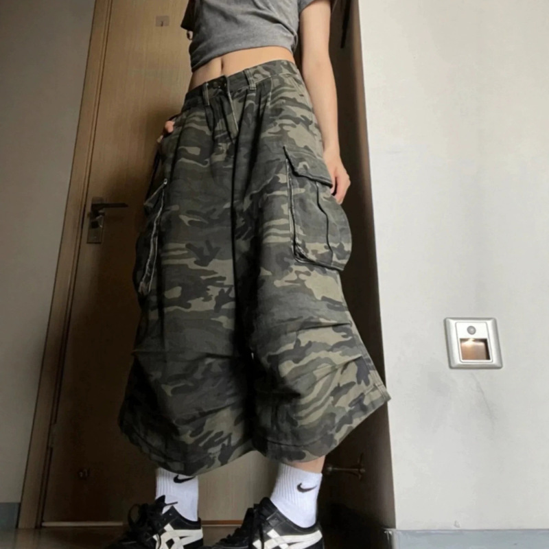 Super Stylish Women's Summer Thin Camouflage Denim Capri Pants, Plus Size Slimming Wide-Leg Cargo Shorts