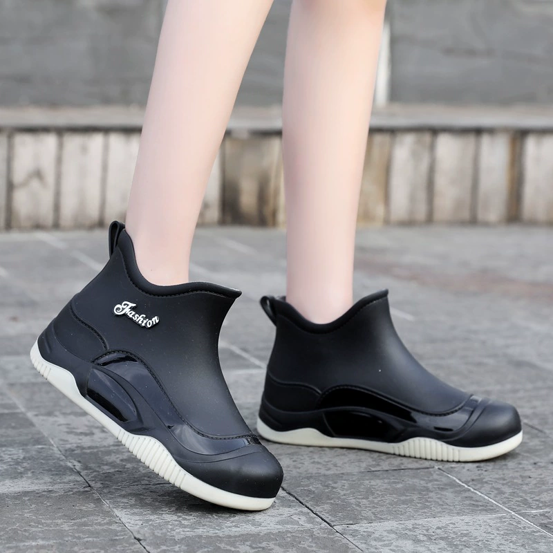 Новый стиль дождевой сапоги женская мода на улице с короткой трубкой водная обувь водонепроницаемая нескользящая и бархатная дождевая сапоги легкая плоская подошва кухня женская резиновая обувь