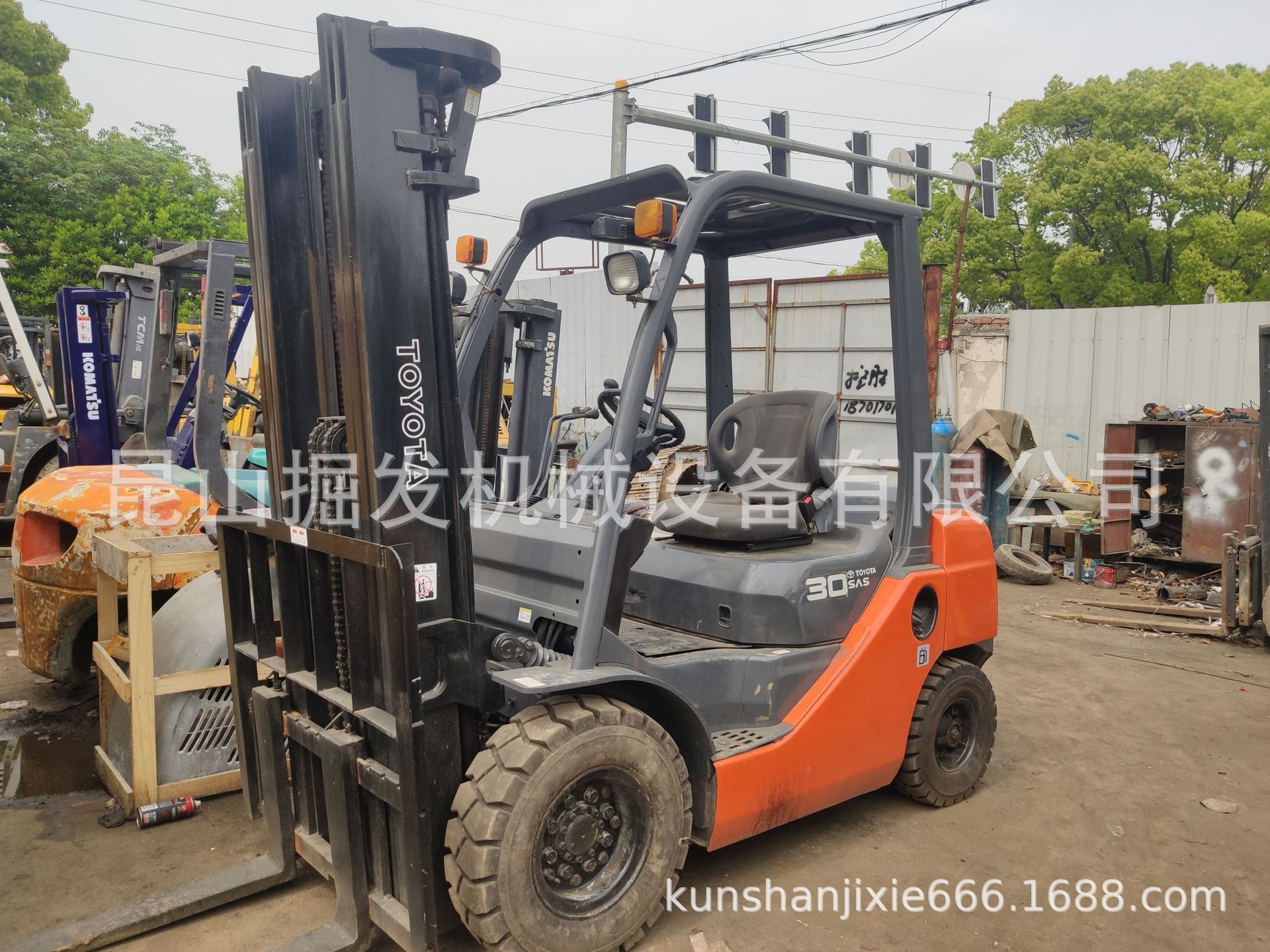二手丰田3吨叉车 ，丰田30-8叉车
