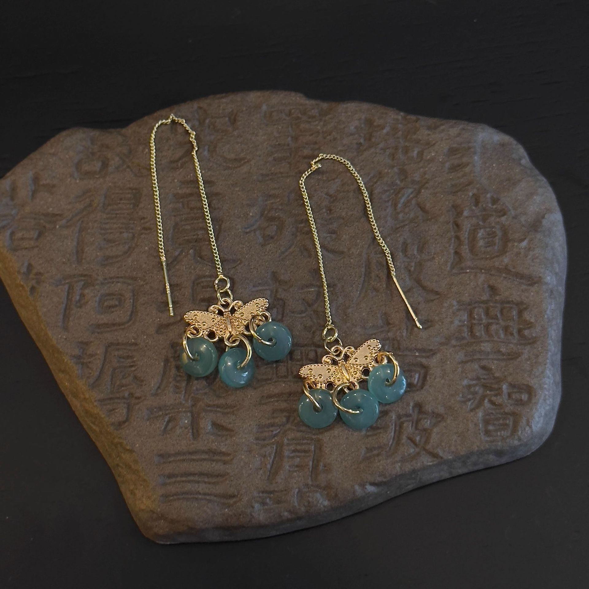 |Nuevo estilo chino estilo nacional retro exquisita mariposa pequeña elegante temperamento universal pendientes de orejas pendientes