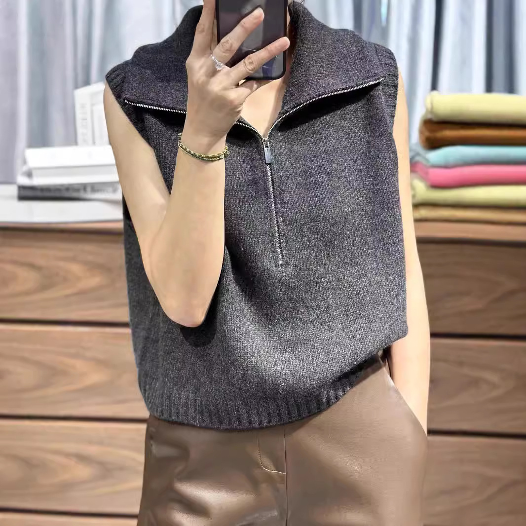 Knitted demi-season vest