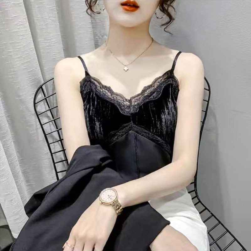 2025 Autumn/Winter New Velvet Camisole with Lace Trim V-Neck Short Tank Top for Women, Beautiful Back Design, Can Be Worn as Outerwear