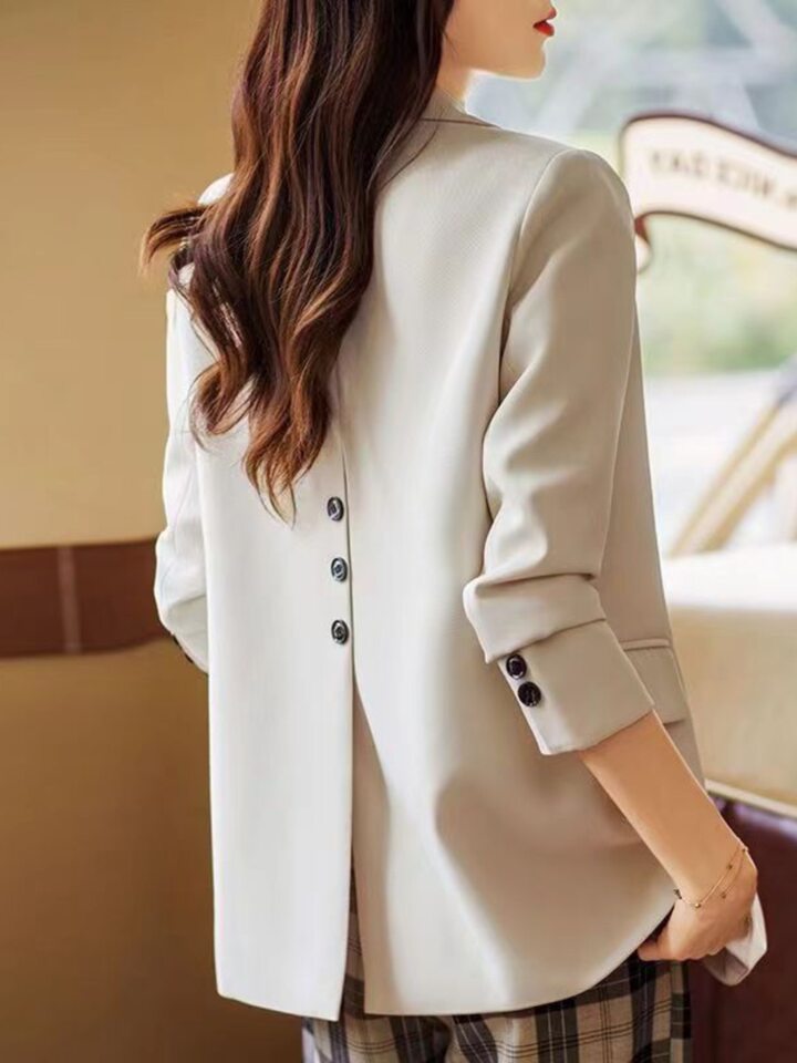 Áo vest nữ dáng suông cổ vest tay dài phong cách thanh lịch — Màu kaki, màu trắng nhạt, màu đen, Chất liệu chần bông dày màu kaki
