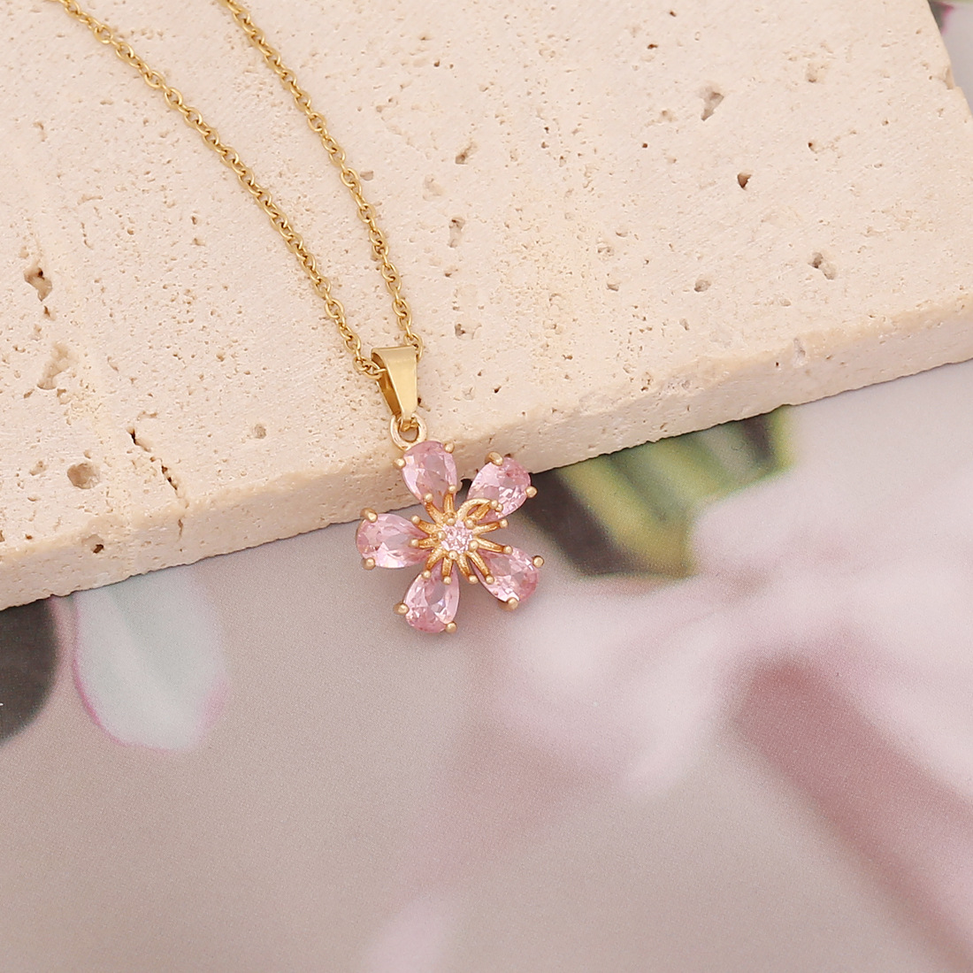 Joyería transfronteriza europea y americana chica Rosa circón collar elegante luz de lujo collar de acero inoxidable Cadena de clavícula N959