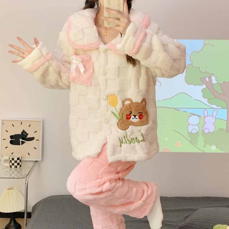 Oso de dibujos animados pijamas mujeres otoño y el invierno espesado coral polar nueva franela más tamaño cardigan bordado inicio