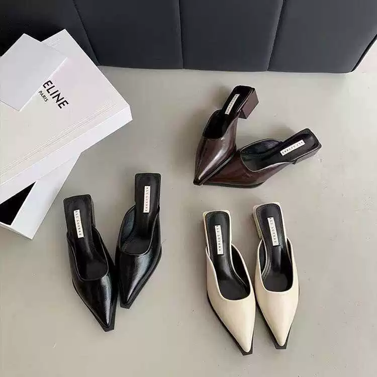 Мода толстый каблук наконечник, одна педаль, половина тапочек женщины 2025 новый весенний французский темперамент на высоких каблуках