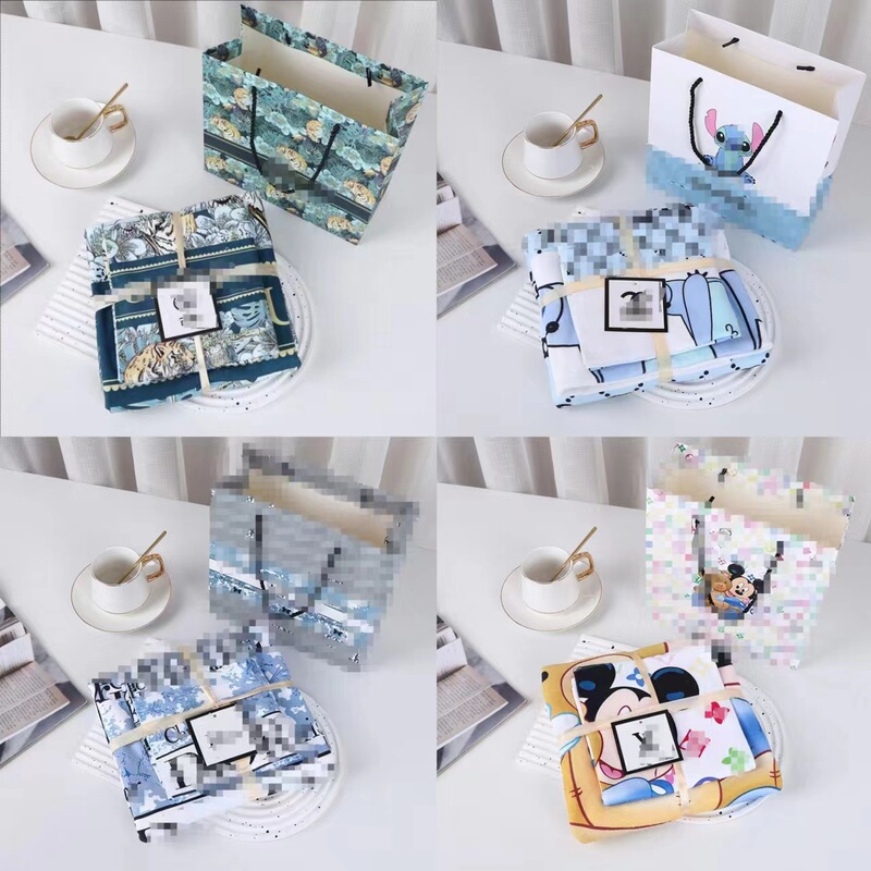 Cross-border foreign trade tide brand towel bath towel two-piece beach towel wholesale and retail micro-business group buying company to engage in activities