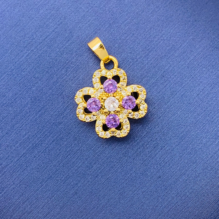 百種類のペンダントは心のままにファッションの経典を配合します。カップルの美しいペンダントは親友のアクセサリーを送ります。