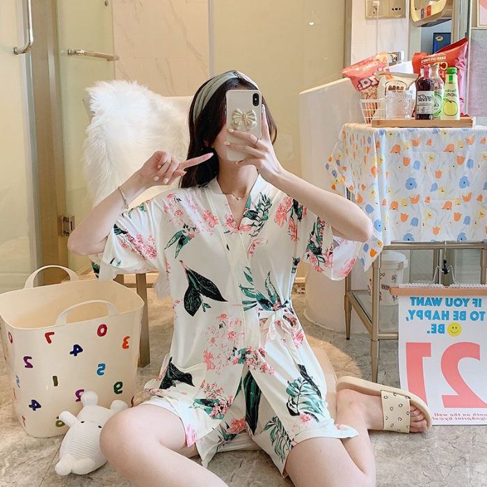 Pijamas al por mayor transfronterizos para niñas, pantalones cortos de manga corta con estampado de cuello de kimono de algodón de imitación de verano, traje de dos piezas, ropa a domicilio