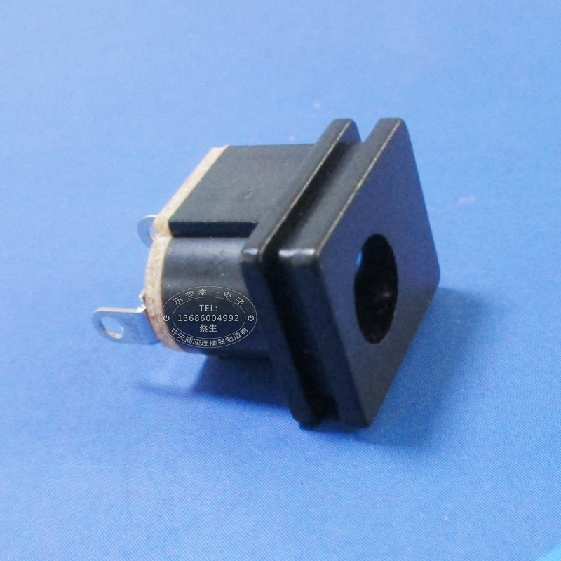 电热杯垫直流充电接口13*25.5全卡槽式黑色3脚DC电源母插座DC015