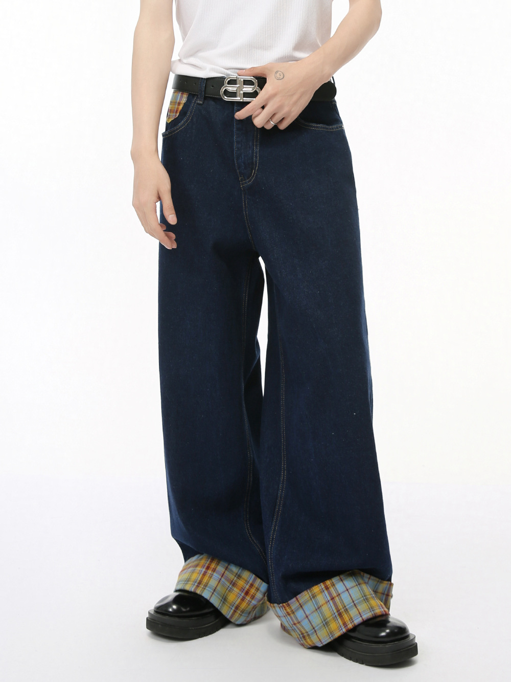 MTLCLOTHES Hombres| 2024 otoño nuevo estilo de Hong Kong retró retrogrado empalme de color contraste de moda conjunto de jeans