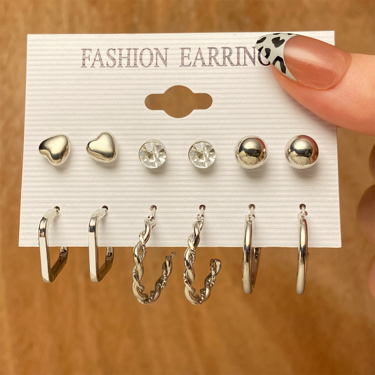 Retro Pearl Rhinestone Card Earrings Geometric Tassel Pendant Earrings Set display picture 8