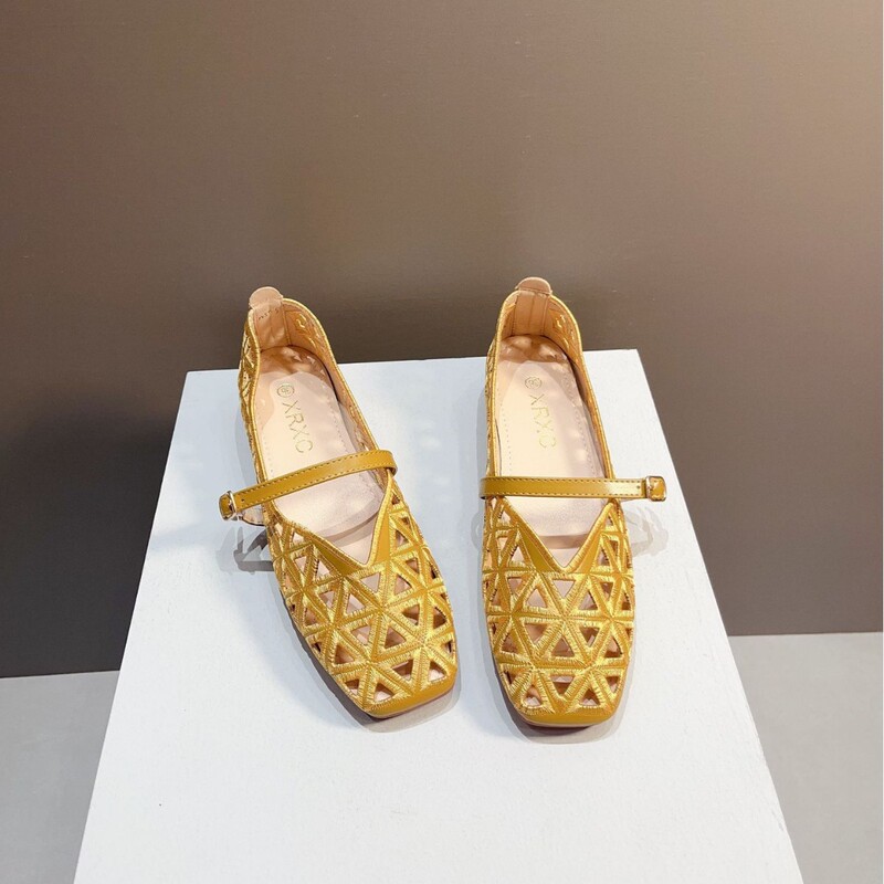 French Flat Heel Square Toe Red Shoes Women's Wedding Shoes Korean Style New Soft Sole Flat Bean Shoes Bride Wedding Shoes