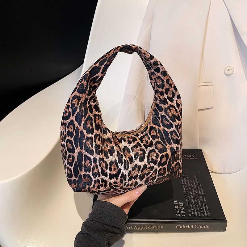 2025 primavera nueva moda gran capacidad perezoso viento brazo mochila estampado leopardo viaje bolsa de moda