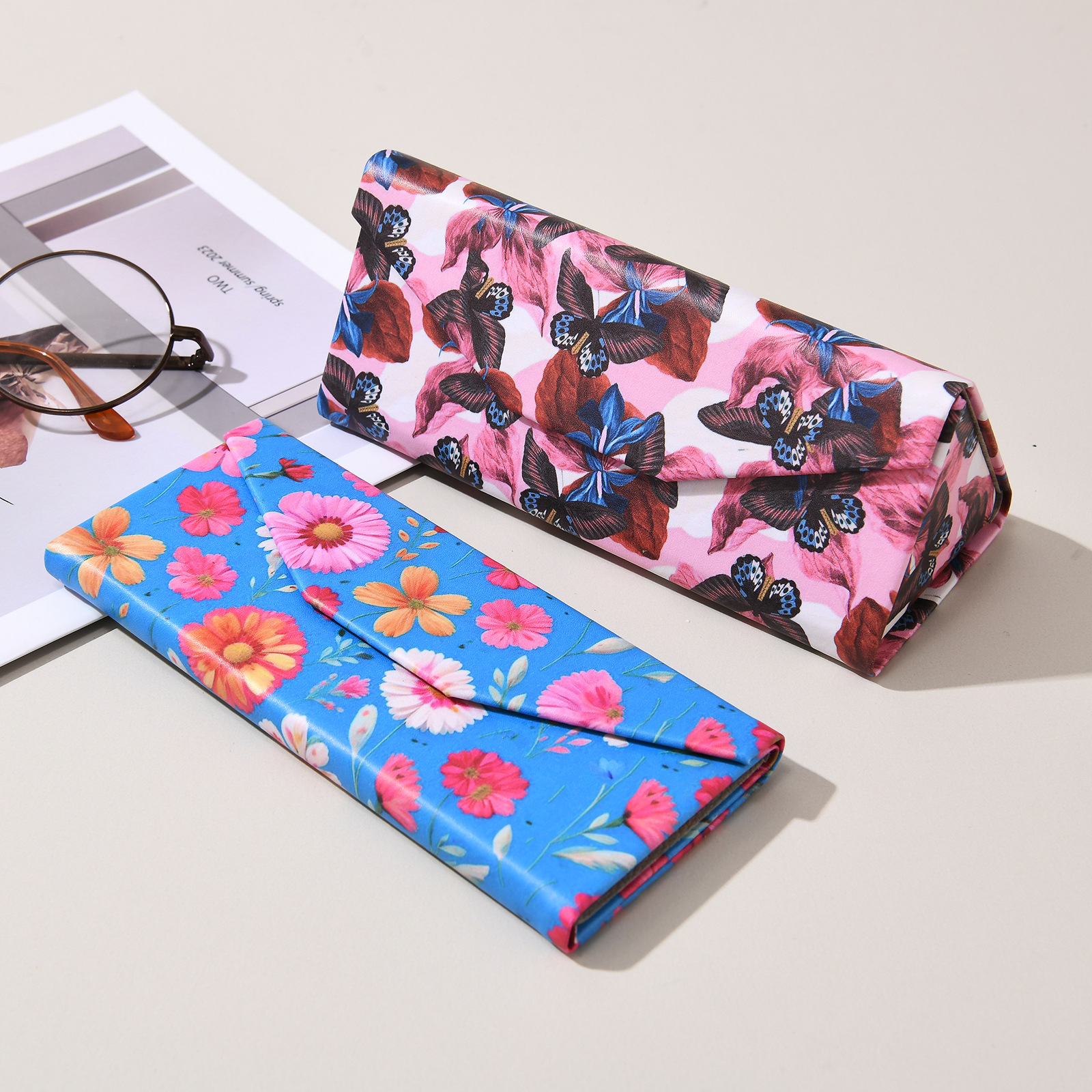 105g Weight glasses case Classification Leather Material Flower, Butterfly Pattern Unisex Gender Casual, Bohemian Style Casual Bohemian Flower Butterfly Leather Unisex Glasses Case 1