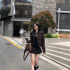 红人馆麂皮绒外套女秋季2025新款巨好看的冷淡系独特短款棕色上衣