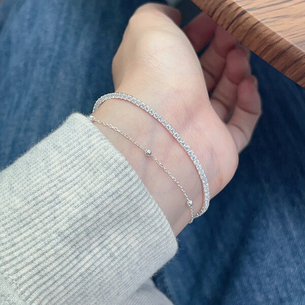 Round beads with zircon