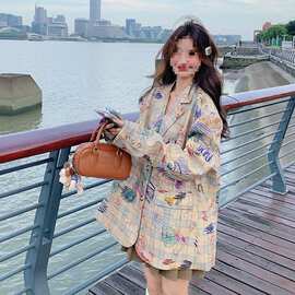 涂鸦印花小西装外套女春秋新款韩系休闲时尚炸街设计感宽松小西服